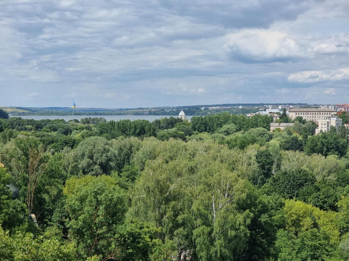 Світло Цілодобово Просторі Апартаменти Біля Гідропарку Топільче Ternopil Eksteriør billede